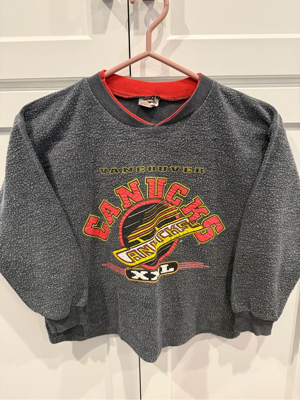 Vintage kids NHL Vancouver Canucks Charcoal Gray and Red Crewneck Sweater